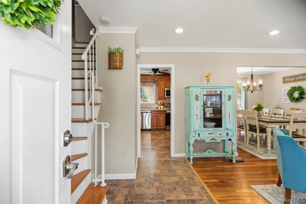 10 Hollingwood Drive, Brookhaven, NY, 4 Bedrooms Bedrooms, 9 Rooms Rooms,1 BathroomBathrooms,Residential,For Rent,Hollingwood,0,1004068 10 Hollingwood Drive, Brookhaven, NY, 4 Bedrooms Bedrooms, 9 Rooms Rooms,1 BathroomBathrooms,Residential,For Rent,Hollingwood,0,1004068