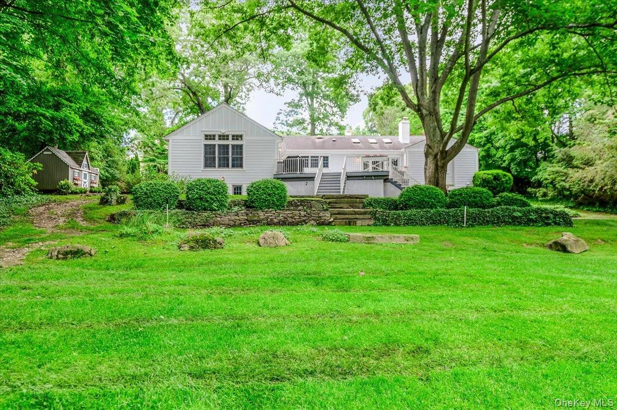 4 Lower Drive, Huntington, NY, 3 Bedrooms Bedrooms, 8 Rooms Rooms,2 BathroomsBathrooms,Residential,For Rent,Lower,0,1004070 4 Lower Drive, Huntington, NY, 3 Bedrooms Bedrooms, 8 Rooms Rooms,2 BathroomsBathrooms,Residential,For Rent,Lower,0,1004070