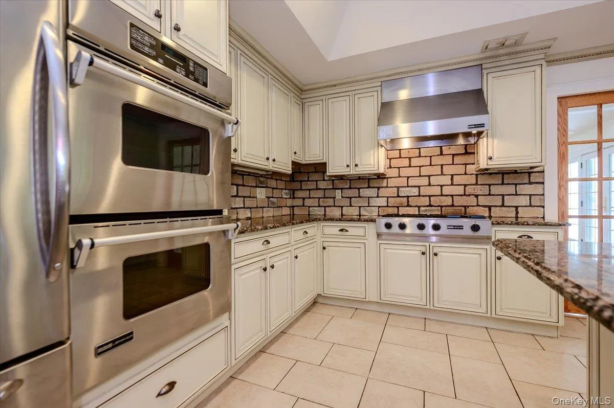 Jenn Air double ovens, Jenn Air 4-burner gas range and Jenn Air hood Jenn Air double ovens, Jenn Air 4-burner gas range and Jenn Air hood