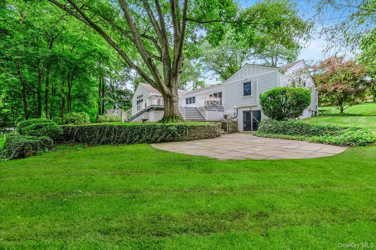 4 Lower Drive, Huntington, NY, 3 Bedrooms Bedrooms, 8 Rooms Rooms,2 BathroomsBathrooms,Residential,For Rent,Lower,0,1004070 4 Lower Drive, Huntington, NY, 3 Bedrooms Bedrooms, 8 Rooms Rooms,2 BathroomsBathrooms,Residential,For Rent,Lower,0,1004070