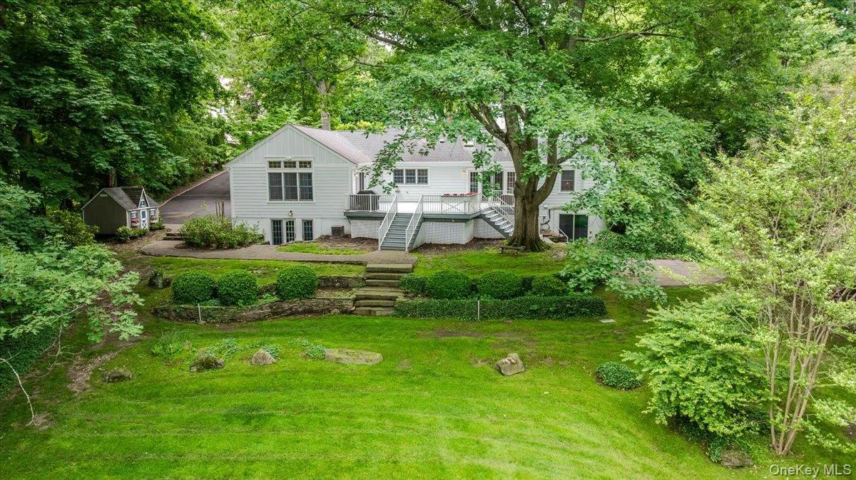 4 Lower Drive, Huntington, NY, 3 Bedrooms Bedrooms, 8 Rooms Rooms,2 BathroomsBathrooms,Residential,For Rent,Lower,0,1004070 4 Lower Drive, Huntington, NY, 3 Bedrooms Bedrooms, 8 Rooms Rooms,2 BathroomsBathrooms,Residential,For Rent,Lower,0,1004070