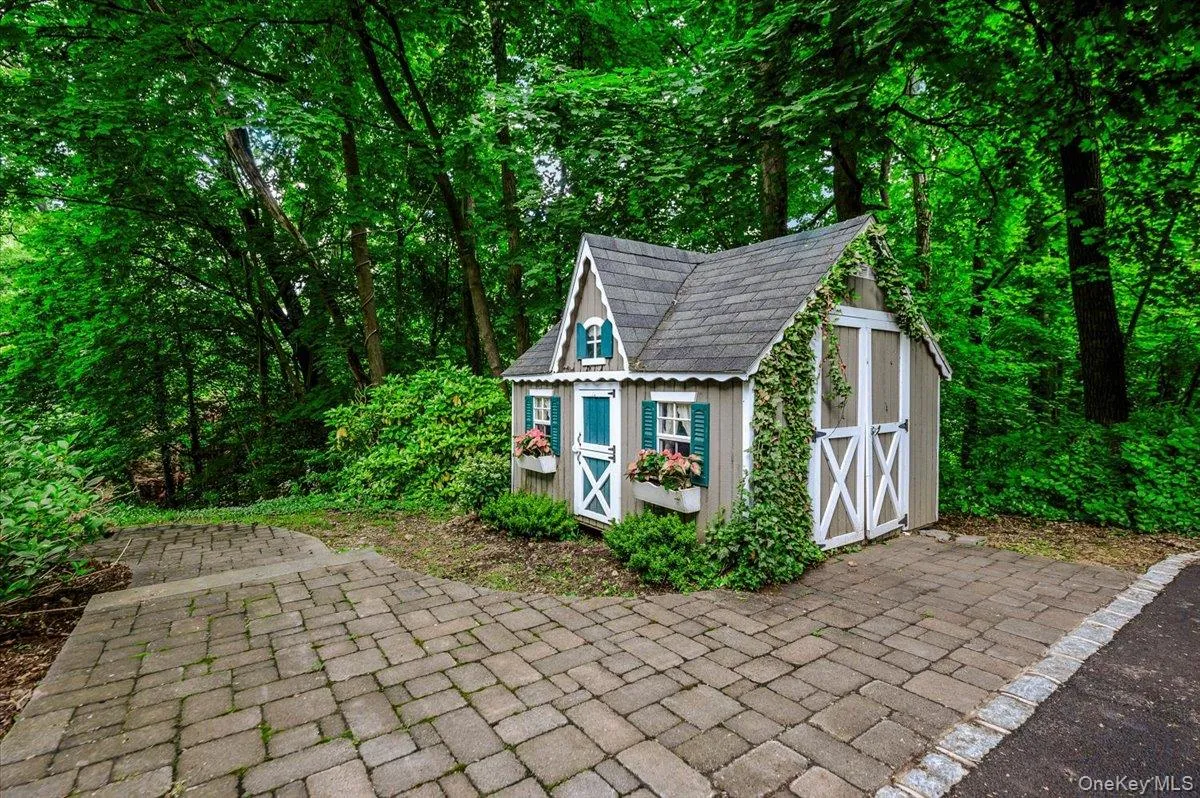 Once of the nicest and neatest sheds out there Once of the nicest and neatest sheds out there
