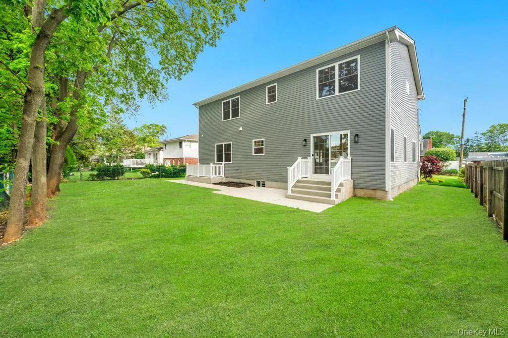 124 North Drive, Oyster Bay, NY, 5 Bedrooms Bedrooms, 9 Rooms Rooms,4 BathroomsBathrooms,Residential,For Rent,North,0,1004084 124 North Drive, Oyster Bay, NY, 5 Bedrooms Bedrooms, 9 Rooms Rooms,4 BathroomsBathrooms,Residential,For Rent,North,0,1004084