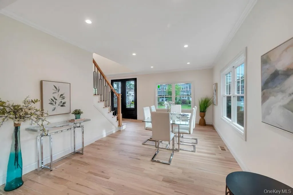 124 North Drive, Oyster Bay, NY, 5 Bedrooms Bedrooms, 9 Rooms Rooms,4 BathroomsBathrooms,Residential,For Rent,North,0,1004084 124 North Drive, Oyster Bay, NY, 5 Bedrooms Bedrooms, 9 Rooms Rooms,4 BathroomsBathrooms,Residential,For Rent,North,0,1004084