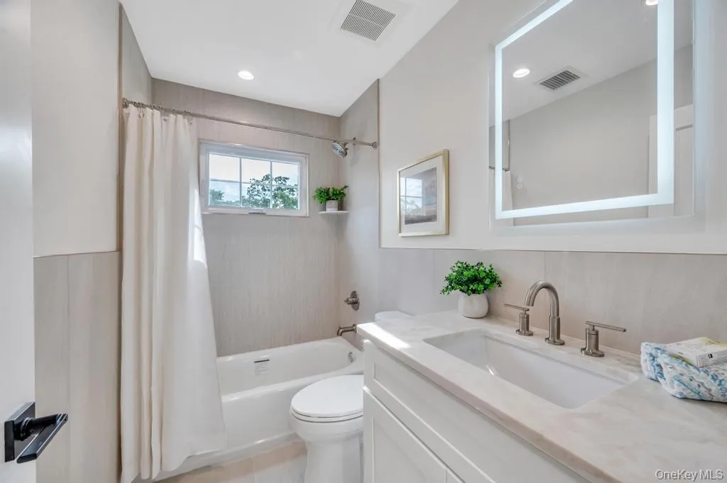 124 North Drive, Oyster Bay, NY, 5 Bedrooms Bedrooms, 9 Rooms Rooms,4 BathroomsBathrooms,Residential,For Rent,North,0,1004084 124 North Drive, Oyster Bay, NY, 5 Bedrooms Bedrooms, 9 Rooms Rooms,4 BathroomsBathrooms,Residential,For Rent,North,0,1004084