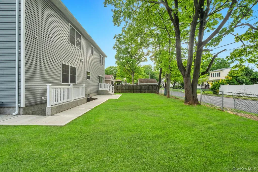 124 North Drive, Oyster Bay, NY, 5 Bedrooms Bedrooms, 9 Rooms Rooms,4 BathroomsBathrooms,Residential,For Rent,North,0,1004084 124 North Drive, Oyster Bay, NY, 5 Bedrooms Bedrooms, 9 Rooms Rooms,4 BathroomsBathrooms,Residential,For Rent,North,0,1004084