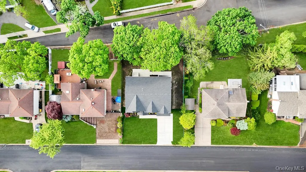 124 North Drive, Oyster Bay, NY, 5 Bedrooms Bedrooms, 9 Rooms Rooms,4 BathroomsBathrooms,Residential,For Rent,North,0,1004084 124 North Drive, Oyster Bay, NY, 5 Bedrooms Bedrooms, 9 Rooms Rooms,4 BathroomsBathrooms,Residential,For Rent,North,0,1004084