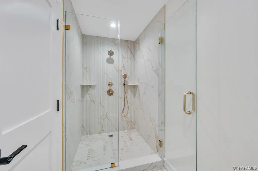 124 North Drive, Oyster Bay, NY, 5 Bedrooms Bedrooms, 9 Rooms Rooms,4 BathroomsBathrooms,Residential,For Rent,North,0,1004084 124 North Drive, Oyster Bay, NY, 5 Bedrooms Bedrooms, 9 Rooms Rooms,4 BathroomsBathrooms,Residential,For Rent,North,0,1004084