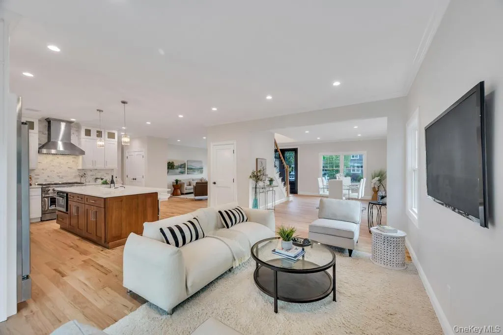 124 North Drive, Oyster Bay, NY, 5 Bedrooms Bedrooms, 9 Rooms Rooms,4 BathroomsBathrooms,Residential,For Rent,North,0,1004084 124 North Drive, Oyster Bay, NY, 5 Bedrooms Bedrooms, 9 Rooms Rooms,4 BathroomsBathrooms,Residential,For Rent,North,0,1004084