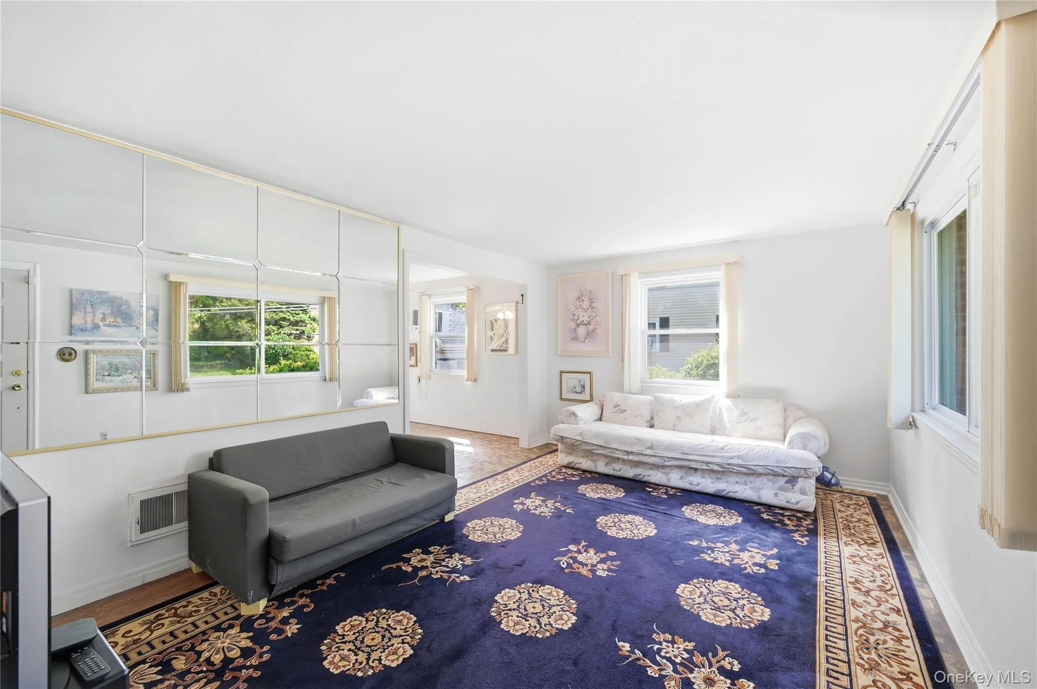 30 Greenvale Circle, Greenburgh, NY, 2 Bedrooms Bedrooms, 6 Rooms Rooms,1 BathroomBathrooms,Residential,For Rent,Greenvale,0,1004091 30 Greenvale Circle, Greenburgh, NY, 2 Bedrooms Bedrooms, 6 Rooms Rooms,1 BathroomBathrooms,Residential,For Rent,Greenvale,0,1004091