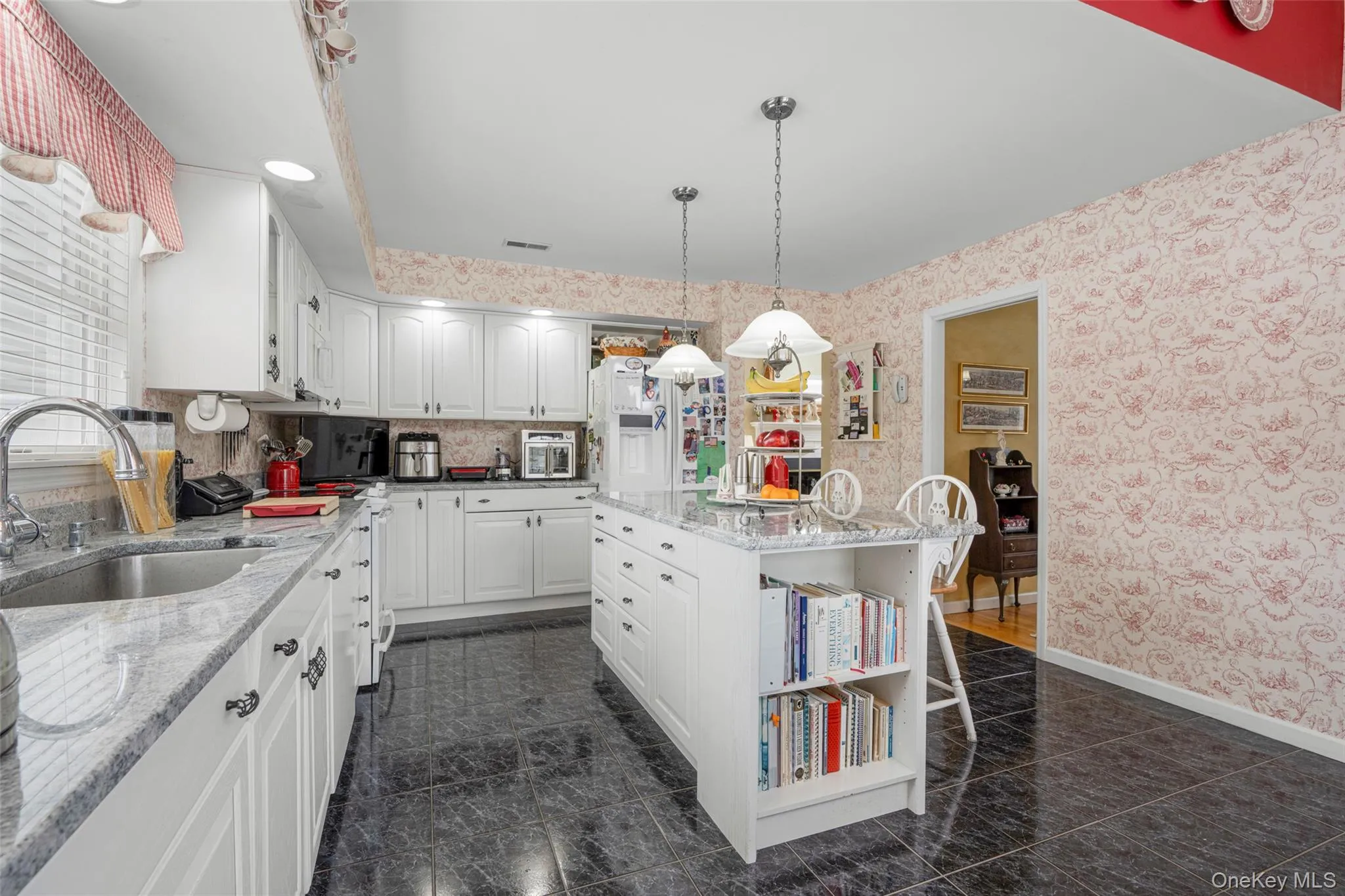 40 Burts Path, East Fishkill, NY, 4 Bedrooms Bedrooms, 12 Rooms Rooms,3 BathroomsBathrooms,Residential,For Rent,Burts,0,1004095 40 Burts Path, East Fishkill, NY, 4 Bedrooms Bedrooms, 12 Rooms Rooms,3 BathroomsBathrooms,Residential,For Rent,Burts,0,1004095