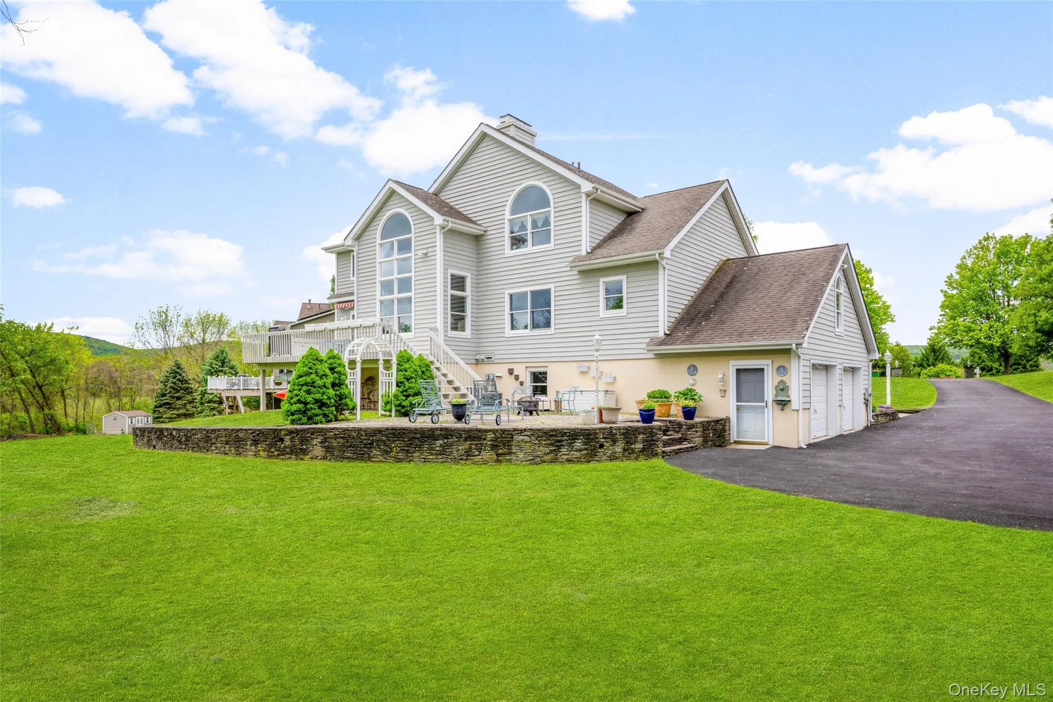 40 Burts Path, East Fishkill, NY, 4 Bedrooms Bedrooms, 12 Rooms Rooms,3 BathroomsBathrooms,Residential,For Rent,Burts,0,1004095 40 Burts Path, East Fishkill, NY, 4 Bedrooms Bedrooms, 12 Rooms Rooms,3 BathroomsBathrooms,Residential,For Rent,Burts,0,1004095