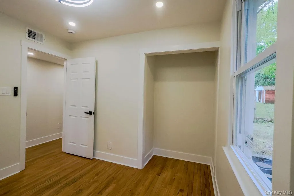 1011 Parkway Place, Peekskill, NY, 3 Bedrooms Bedrooms, 5 Rooms Rooms,1 BathroomBathrooms,Residential,For Rent,Parkway,0,1004100 1011 Parkway Place, Peekskill, NY, 3 Bedrooms Bedrooms, 5 Rooms Rooms,1 BathroomBathrooms,Residential,For Rent,Parkway,0,1004100
