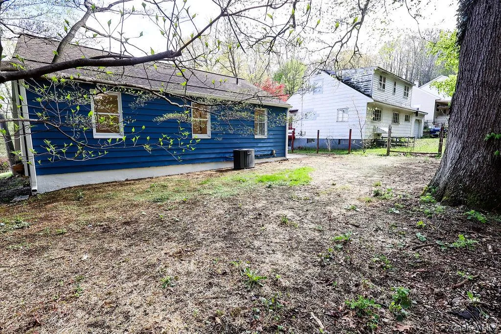1011 Parkway Place, Peekskill, NY, 3 Bedrooms Bedrooms, 5 Rooms Rooms,1 BathroomBathrooms,Residential,For Rent,Parkway,0,1004100 1011 Parkway Place, Peekskill, NY, 3 Bedrooms Bedrooms, 5 Rooms Rooms,1 BathroomBathrooms,Residential,For Rent,Parkway,0,1004100