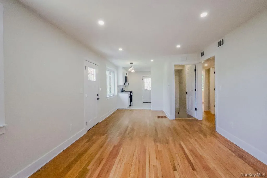 1011 Parkway Place, Peekskill, NY, 3 Bedrooms Bedrooms, 5 Rooms Rooms,1 BathroomBathrooms,Residential,For Rent,Parkway,0,1004100 1011 Parkway Place, Peekskill, NY, 3 Bedrooms Bedrooms, 5 Rooms Rooms,1 BathroomBathrooms,Residential,For Rent,Parkway,0,1004100