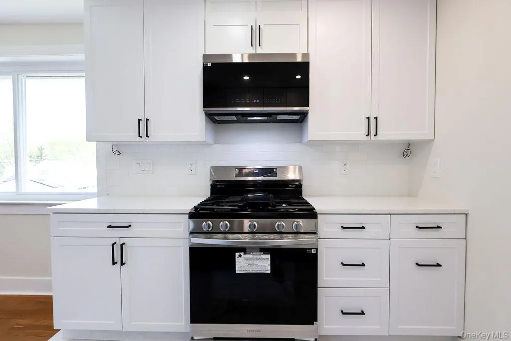 1011 Parkway Place, Peekskill, NY, 3 Bedrooms Bedrooms, 5 Rooms Rooms,1 BathroomBathrooms,Residential,For Rent,Parkway,0,1004100 1011 Parkway Place, Peekskill, NY, 3 Bedrooms Bedrooms, 5 Rooms Rooms,1 BathroomBathrooms,Residential,For Rent,Parkway,0,1004100