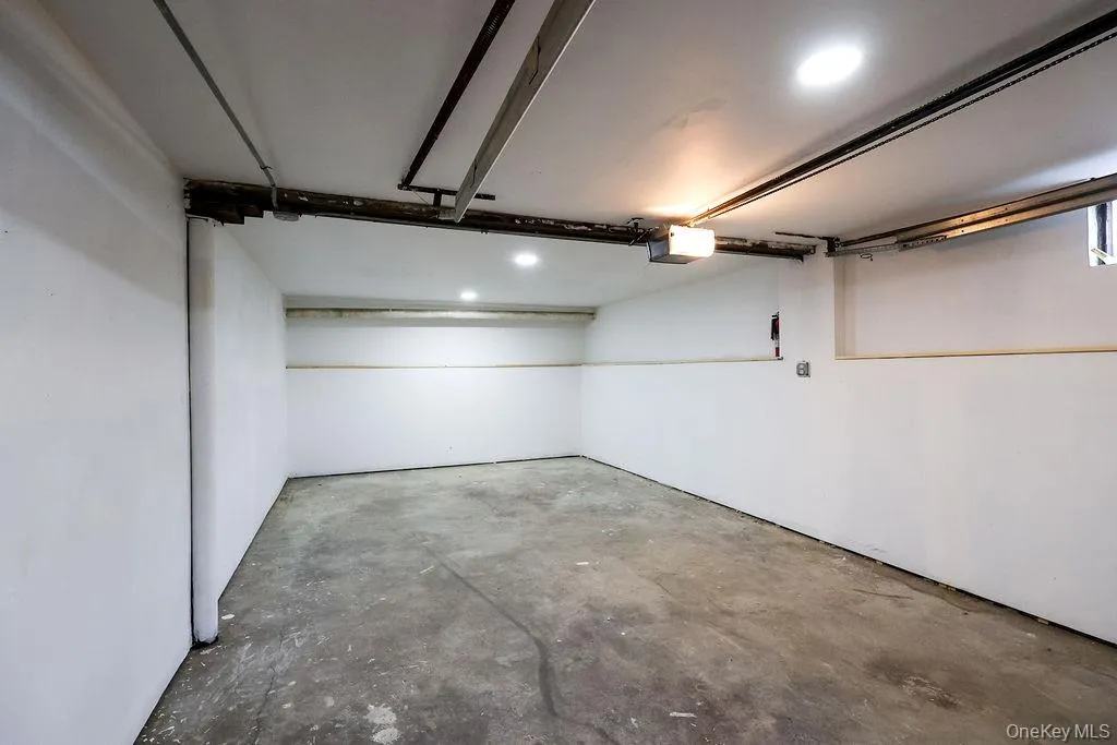1011 Parkway Place, Peekskill, NY, 3 Bedrooms Bedrooms, 5 Rooms Rooms,1 BathroomBathrooms,Residential,For Rent,Parkway,0,1004100 1011 Parkway Place, Peekskill, NY, 3 Bedrooms Bedrooms, 5 Rooms Rooms,1 BathroomBathrooms,Residential,For Rent,Parkway,0,1004100