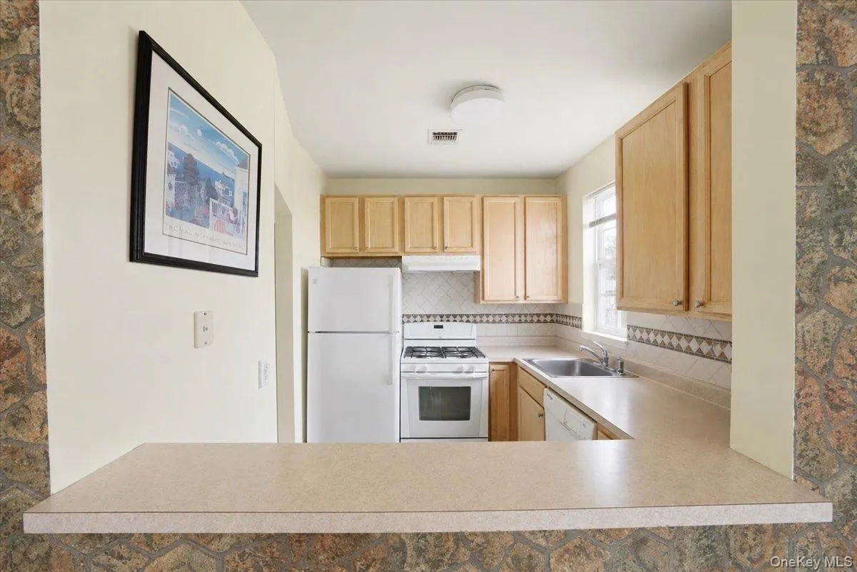 163 Surf Drive, New York, NY, 3 Bedrooms Bedrooms, 7 Rooms Rooms,2 BathroomsBathrooms,Residential,For Rent,Surf,0,1004114 163 Surf Drive, New York, NY, 3 Bedrooms Bedrooms, 7 Rooms Rooms,2 BathroomsBathrooms,Residential,For Rent,Surf,0,1004114