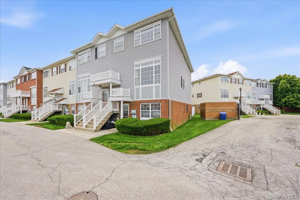 163 Surf Drive, New York, NY, 3 Bedrooms Bedrooms, 7 Rooms Rooms,2 BathroomsBathrooms,Residential,For Rent,Surf,0,1004114 163 Surf Drive, New York, NY, 3 Bedrooms Bedrooms, 7 Rooms Rooms,2 BathroomsBathrooms,Residential,For Rent,Surf,0,1004114