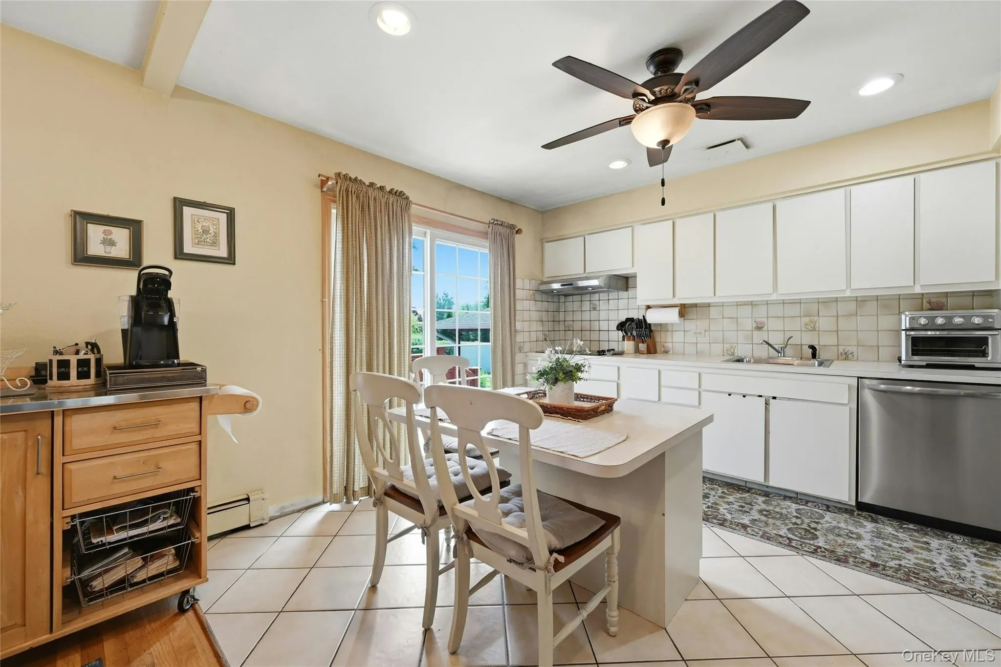 10 Darien Place, Huntington, NY, 4 Bedrooms Bedrooms, 9 Rooms Rooms,2 BathroomsBathrooms,Residential,For Rent,Darien,0,1004115 10 Darien Place, Huntington, NY, 4 Bedrooms Bedrooms, 9 Rooms Rooms,2 BathroomsBathrooms,Residential,For Rent,Darien,0,1004115