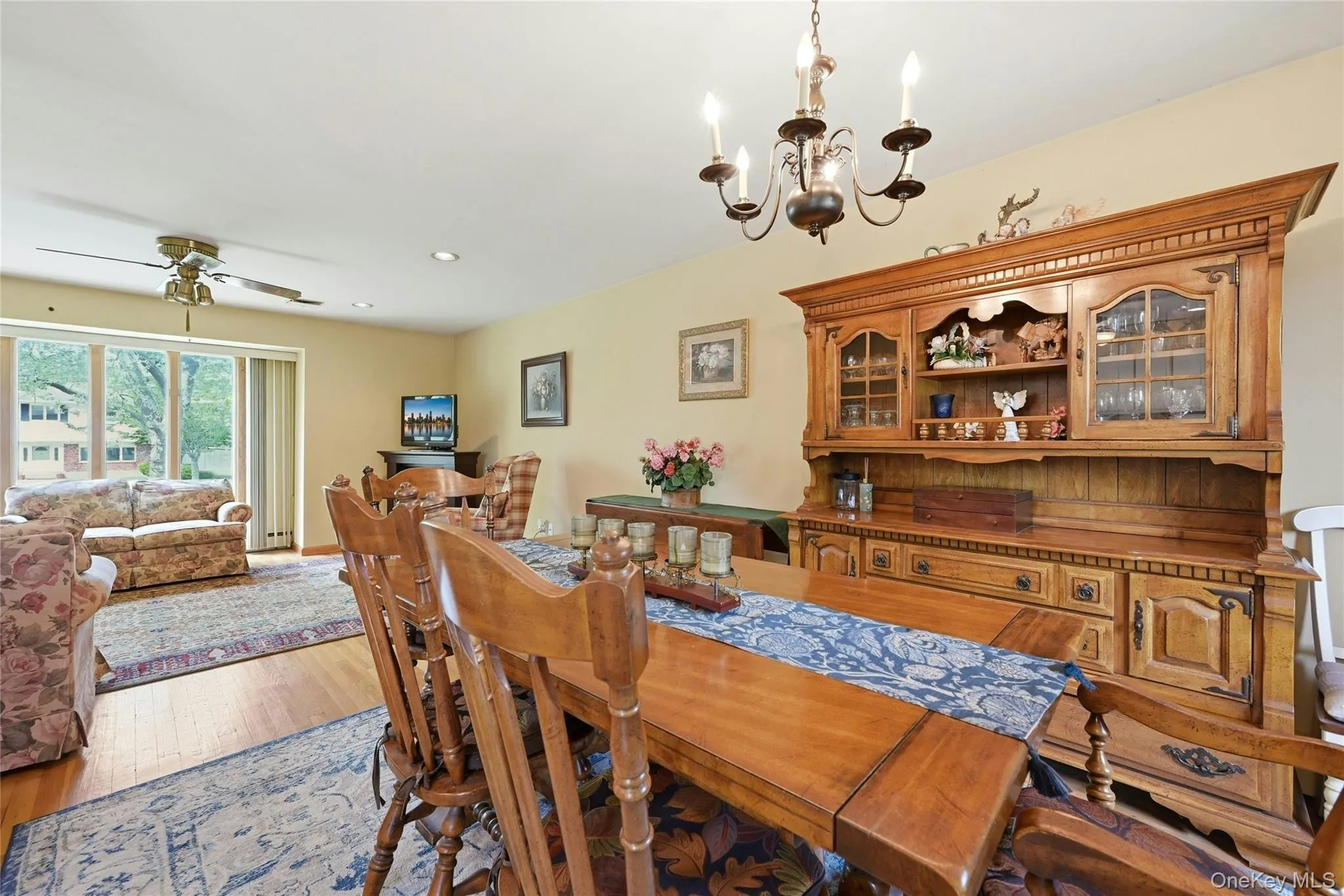 10 Darien Place, Huntington, NY, 4 Bedrooms Bedrooms, 9 Rooms Rooms,2 BathroomsBathrooms,Residential,For Rent,Darien,0,1004115 10 Darien Place, Huntington, NY, 4 Bedrooms Bedrooms, 9 Rooms Rooms,2 BathroomsBathrooms,Residential,For Rent,Darien,0,1004115
