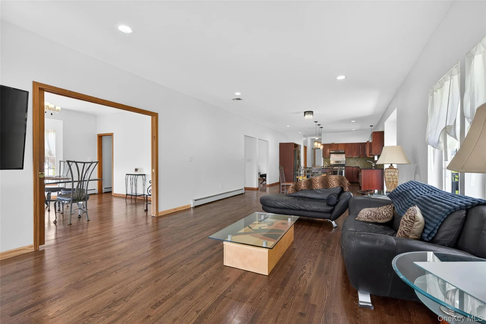 8 Alloway Crescent, Woodbury, NY, 5 Bedrooms Bedrooms, 11 Rooms Rooms,3 BathroomsBathrooms,Residential,For Rent,Alloway,0,1004118 8 Alloway Crescent, Woodbury, NY, 5 Bedrooms Bedrooms, 11 Rooms Rooms,3 BathroomsBathrooms,Residential,For Rent,Alloway,0,1004118