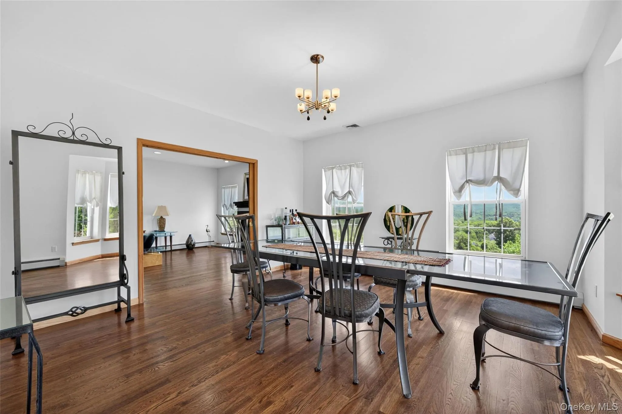 8 Alloway Crescent, Woodbury, NY, 5 Bedrooms Bedrooms, 11 Rooms Rooms,3 BathroomsBathrooms,Residential,For Rent,Alloway,0,1004118 8 Alloway Crescent, Woodbury, NY, 5 Bedrooms Bedrooms, 11 Rooms Rooms,3 BathroomsBathrooms,Residential,For Rent,Alloway,0,1004118