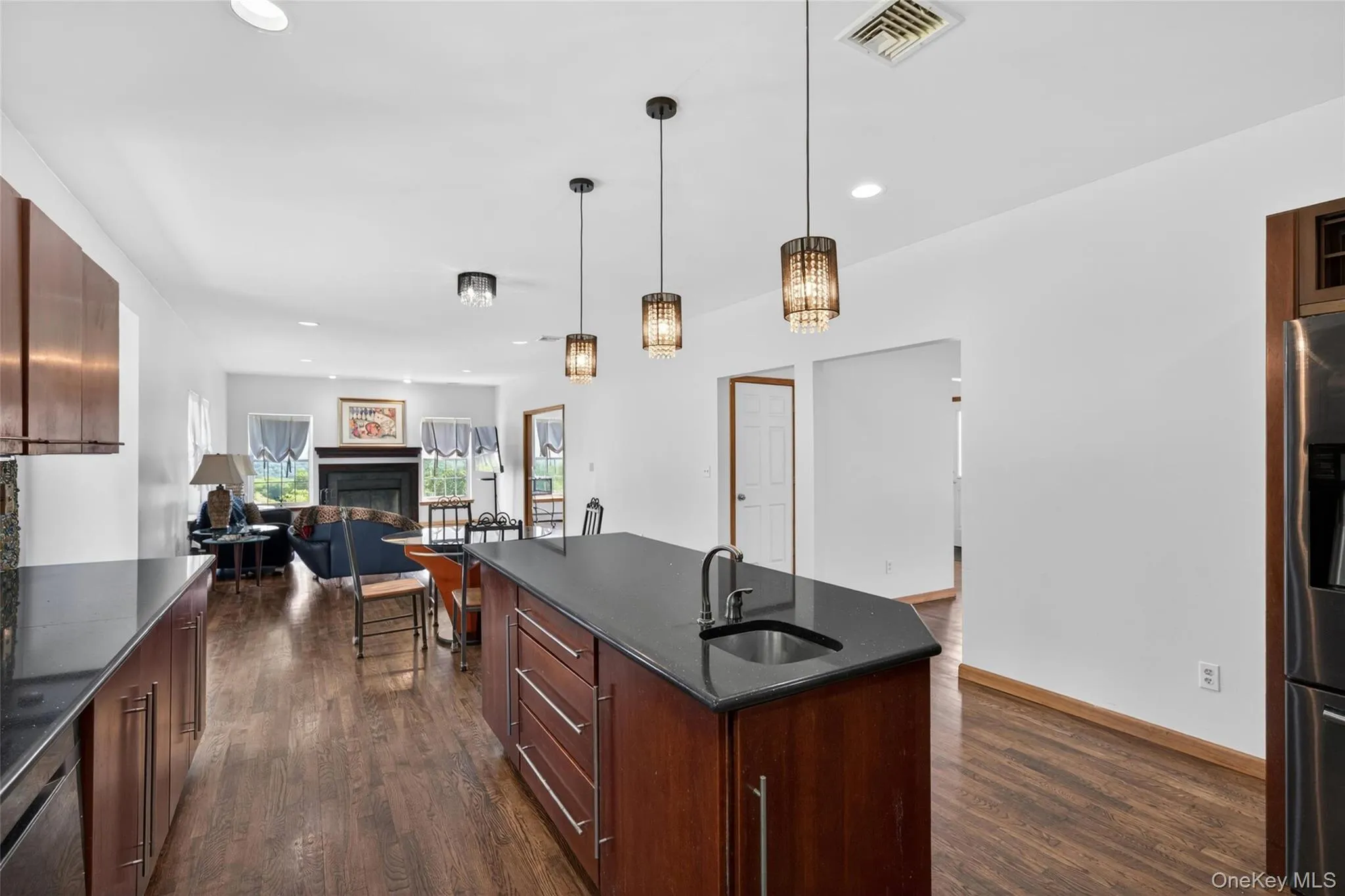 8 Alloway Crescent, Woodbury, NY, 5 Bedrooms Bedrooms, 11 Rooms Rooms,3 BathroomsBathrooms,Residential,For Rent,Alloway,0,1004118 8 Alloway Crescent, Woodbury, NY, 5 Bedrooms Bedrooms, 11 Rooms Rooms,3 BathroomsBathrooms,Residential,For Rent,Alloway,0,1004118
