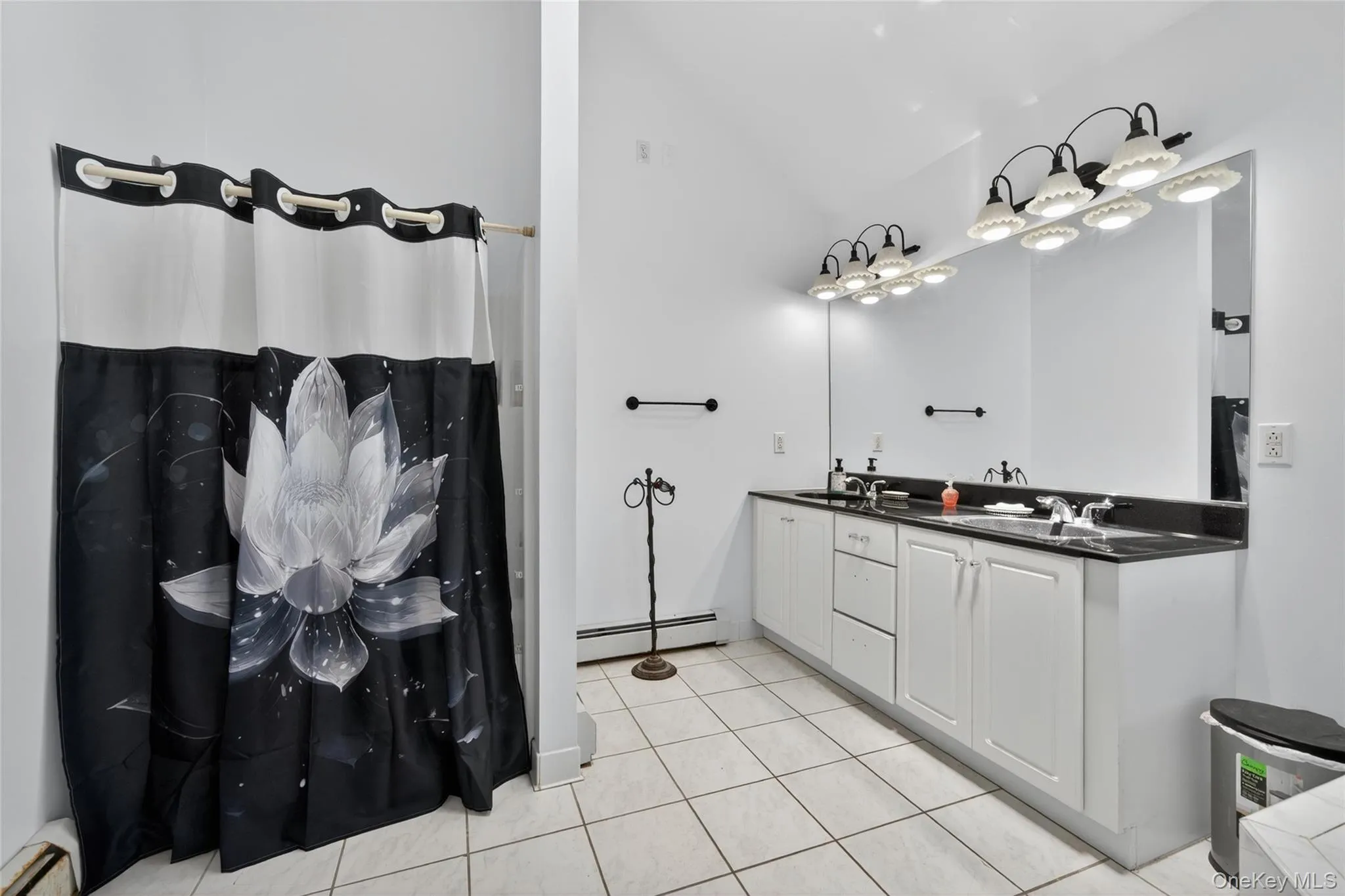 8 Alloway Crescent, Woodbury, NY, 5 Bedrooms Bedrooms, 11 Rooms Rooms,3 BathroomsBathrooms,Residential,For Rent,Alloway,0,1004118 8 Alloway Crescent, Woodbury, NY, 5 Bedrooms Bedrooms, 11 Rooms Rooms,3 BathroomsBathrooms,Residential,For Rent,Alloway,0,1004118