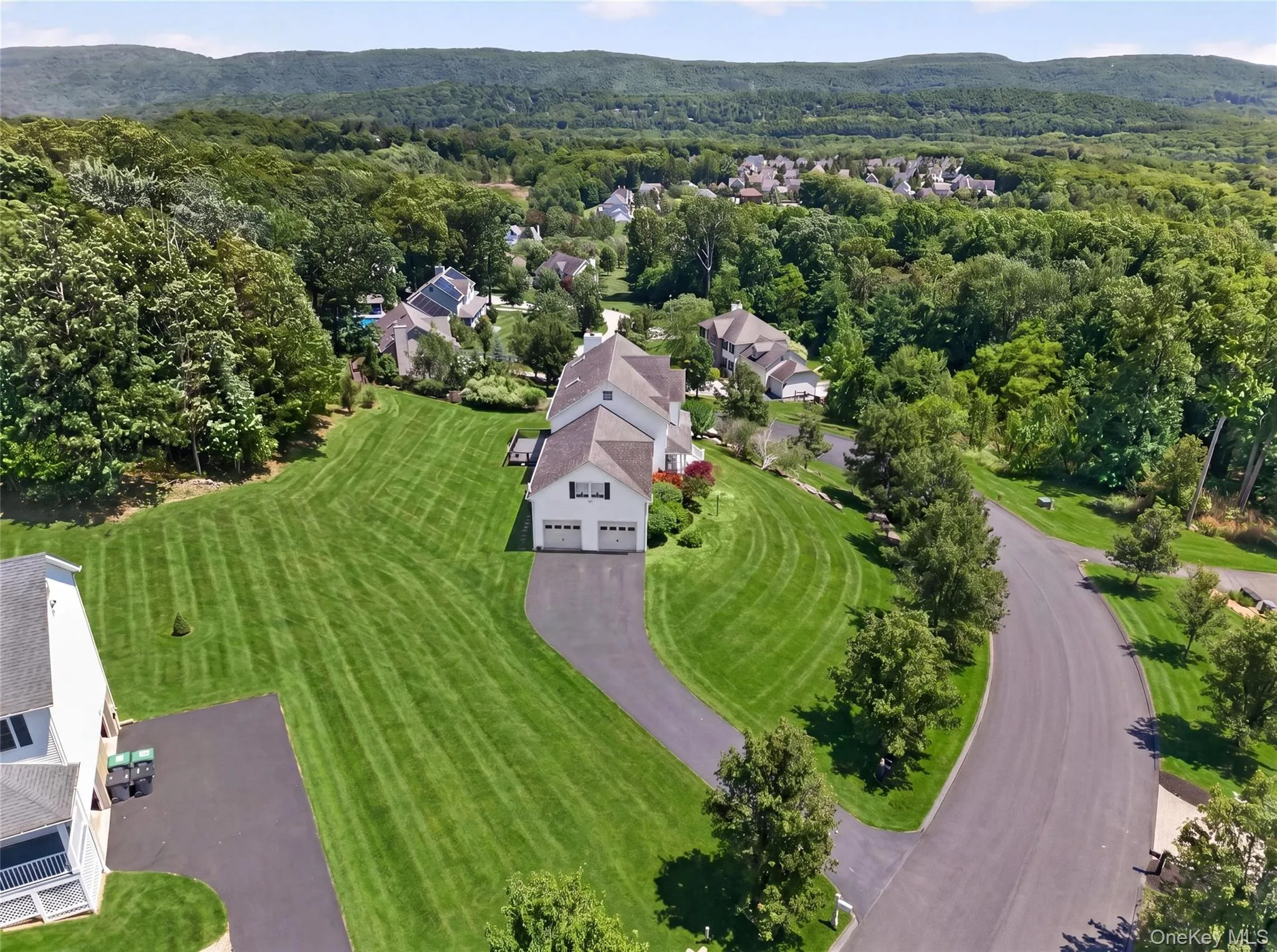 8 Alloway Crescent, Woodbury, NY, 5 Bedrooms Bedrooms, 11 Rooms Rooms,3 BathroomsBathrooms,Residential,For Rent,Alloway,0,1004118 8 Alloway Crescent, Woodbury, NY, 5 Bedrooms Bedrooms, 11 Rooms Rooms,3 BathroomsBathrooms,Residential,For Rent,Alloway,0,1004118