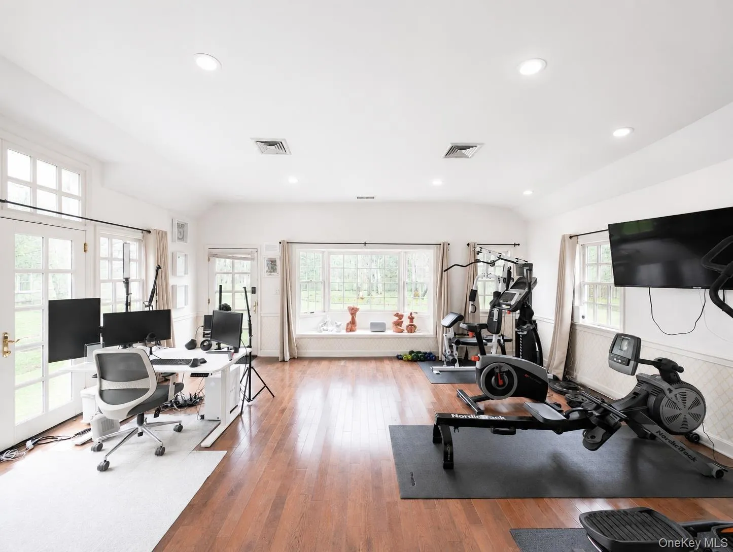 124 Lincoln Avenue, Harrison, NY, 6 Bedrooms Bedrooms, 13 Rooms Rooms,4 BathroomsBathrooms,Residential,For Rent,Lincoln,0,1004122 124 Lincoln Avenue, Harrison, NY, 6 Bedrooms Bedrooms, 13 Rooms Rooms,4 BathroomsBathrooms,Residential,For Rent,Lincoln,0,1004122