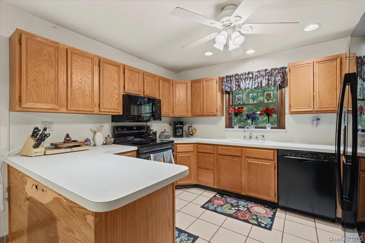 17 Galloway Lane, Cortlandt, NY, 3 Bedrooms Bedrooms, 8 Rooms Rooms,2 BathroomsBathrooms,Residential,For Rent,Galloway,0,1004124 17 Galloway Lane, Cortlandt, NY, 3 Bedrooms Bedrooms, 8 Rooms Rooms,2 BathroomsBathrooms,Residential,For Rent,Galloway,0,1004124