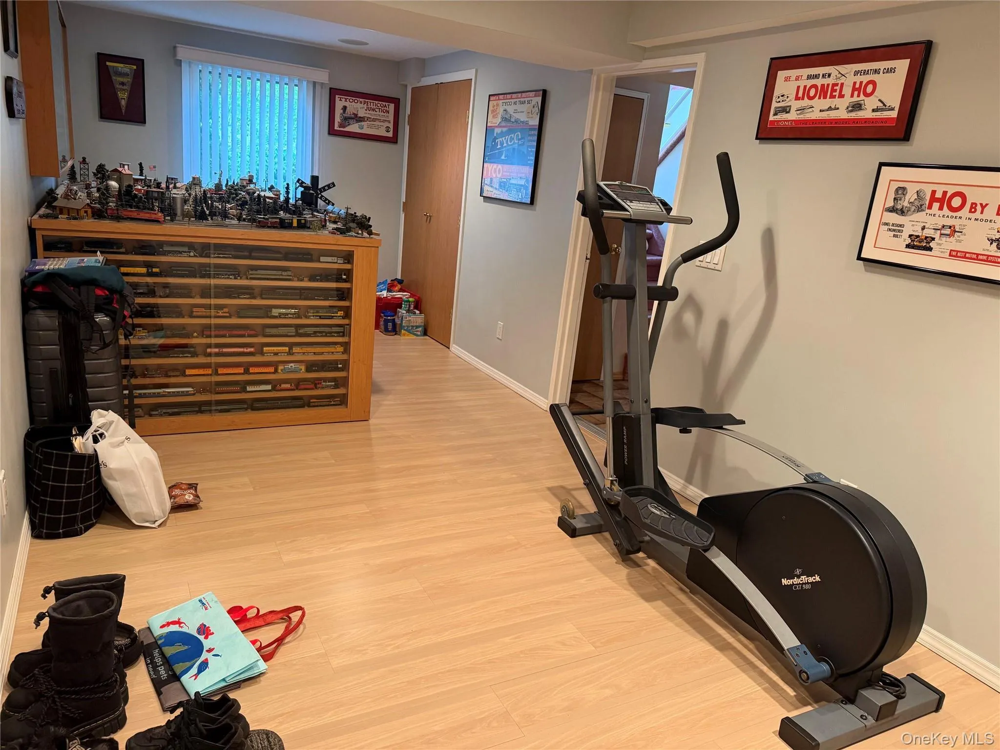8 Stell Lane, Huntington, NY, 5 Bedrooms Bedrooms, 9 Rooms Rooms,2 BathroomsBathrooms,Residential,For Rent,Stell,0,1004127 8 Stell Lane, Huntington, NY, 5 Bedrooms Bedrooms, 9 Rooms Rooms,2 BathroomsBathrooms,Residential,For Rent,Stell,0,1004127