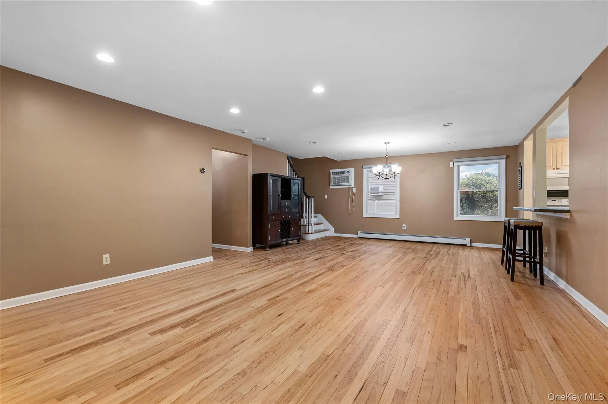 3 Cheshire Road, Oyster Bay, NY, 5 Bedrooms Bedrooms, 8 Rooms Rooms,3 BathroomsBathrooms,Residential,For Rent,Cheshire,0,1004128 3 Cheshire Road, Oyster Bay, NY, 5 Bedrooms Bedrooms, 8 Rooms Rooms,3 BathroomsBathrooms,Residential,For Rent,Cheshire,0,1004128