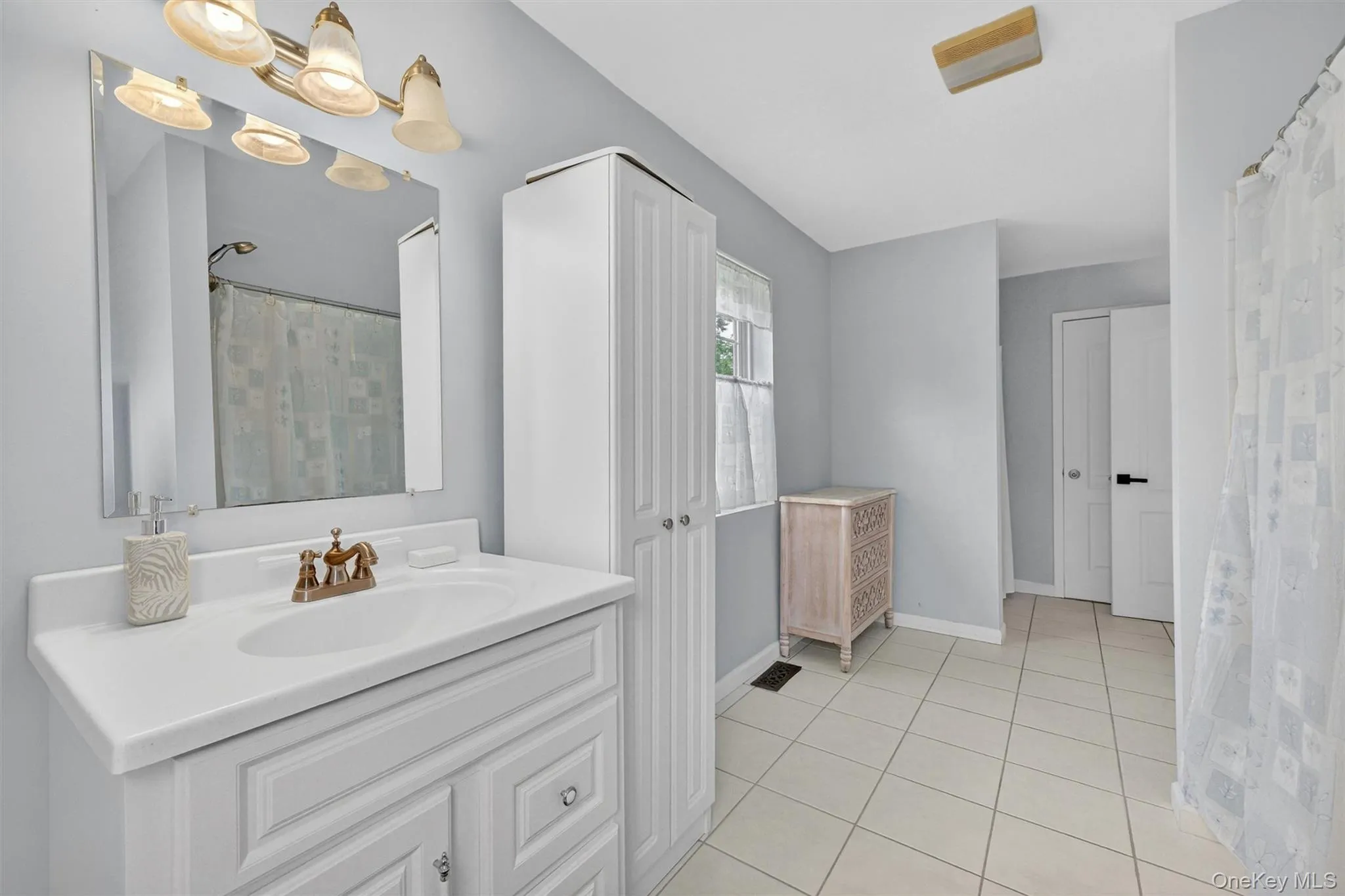 39 Goffredo Court, Middletown, NY, 3 Bedrooms Bedrooms, 8 Rooms Rooms,2 BathroomsBathrooms,Residential,For Rent,Goffredo,0,1004131 39 Goffredo Court, Middletown, NY, 3 Bedrooms Bedrooms, 8 Rooms Rooms,2 BathroomsBathrooms,Residential,For Rent,Goffredo,0,1004131