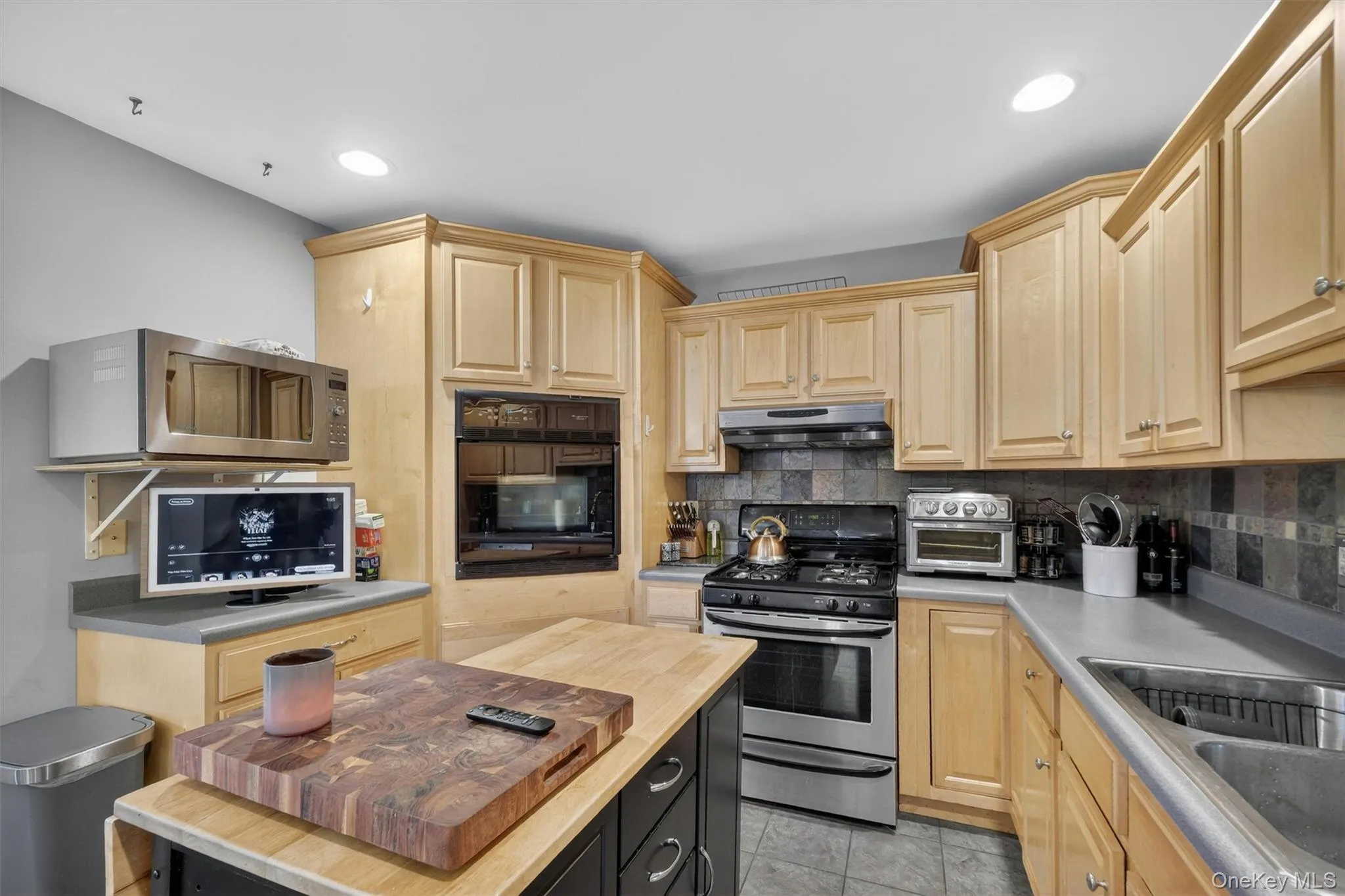 39 Goffredo Court, Middletown, NY, 3 Bedrooms Bedrooms, 8 Rooms Rooms,2 BathroomsBathrooms,Residential,For Rent,Goffredo,0,1004131 39 Goffredo Court, Middletown, NY, 3 Bedrooms Bedrooms, 8 Rooms Rooms,2 BathroomsBathrooms,Residential,For Rent,Goffredo,0,1004131
