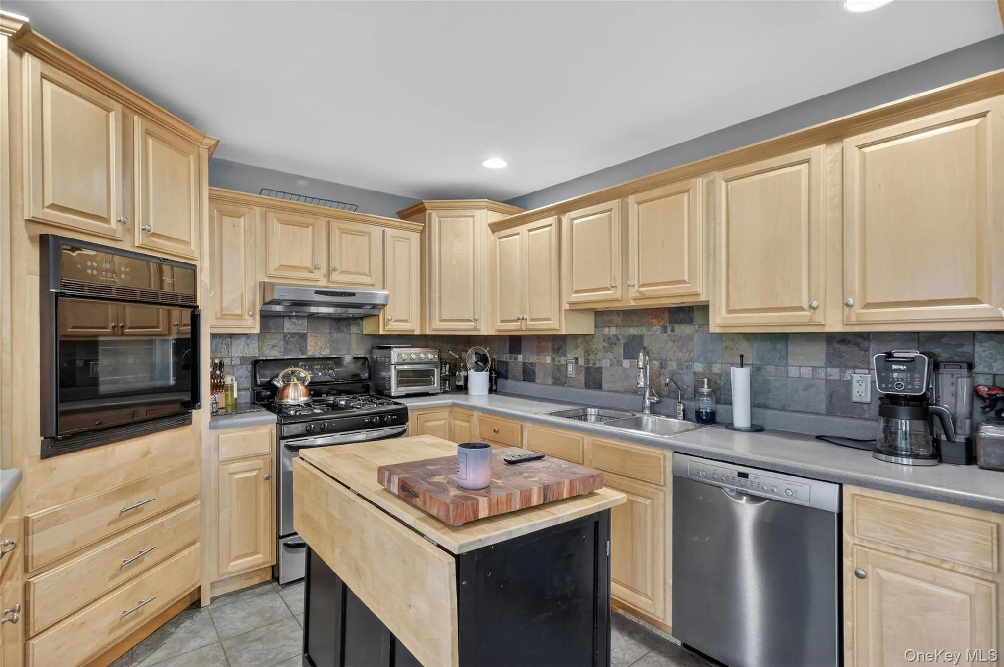 39 Goffredo Court, Middletown, NY, 3 Bedrooms Bedrooms, 8 Rooms Rooms,2 BathroomsBathrooms,Residential,For Rent,Goffredo,0,1004131 39 Goffredo Court, Middletown, NY, 3 Bedrooms Bedrooms, 8 Rooms Rooms,2 BathroomsBathrooms,Residential,For Rent,Goffredo,0,1004131