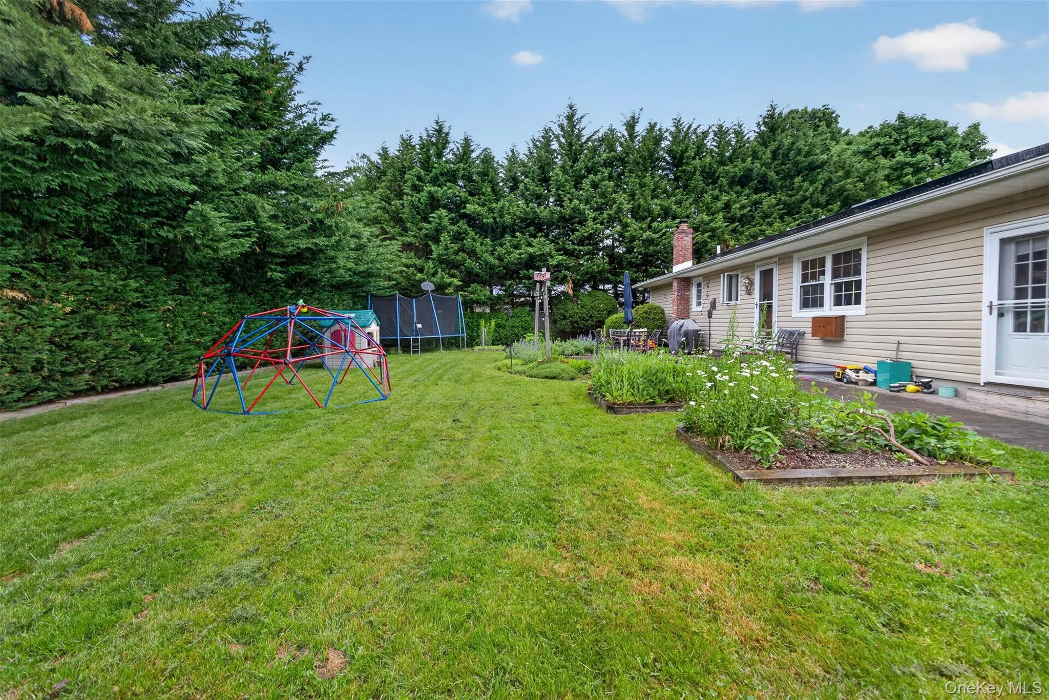 220 Grant Avenue, Smithtown, NY, 3 Bedrooms Bedrooms, 7 Rooms Rooms,2 BathroomsBathrooms,Residential,For Rent,Grant,0,1004135 220 Grant Avenue, Smithtown, NY, 3 Bedrooms Bedrooms, 7 Rooms Rooms,2 BathroomsBathrooms,Residential,For Rent,Grant,0,1004135