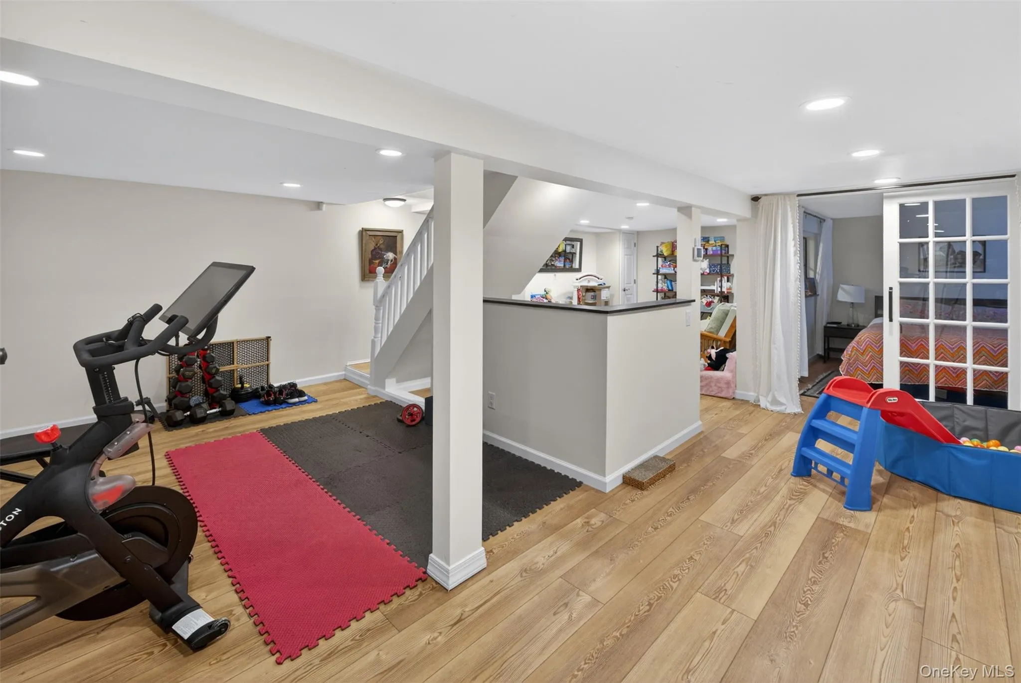 220 Grant Avenue, Smithtown, NY, 3 Bedrooms Bedrooms, 7 Rooms Rooms,2 BathroomsBathrooms,Residential,For Rent,Grant,0,1004135 220 Grant Avenue, Smithtown, NY, 3 Bedrooms Bedrooms, 7 Rooms Rooms,2 BathroomsBathrooms,Residential,For Rent,Grant,0,1004135