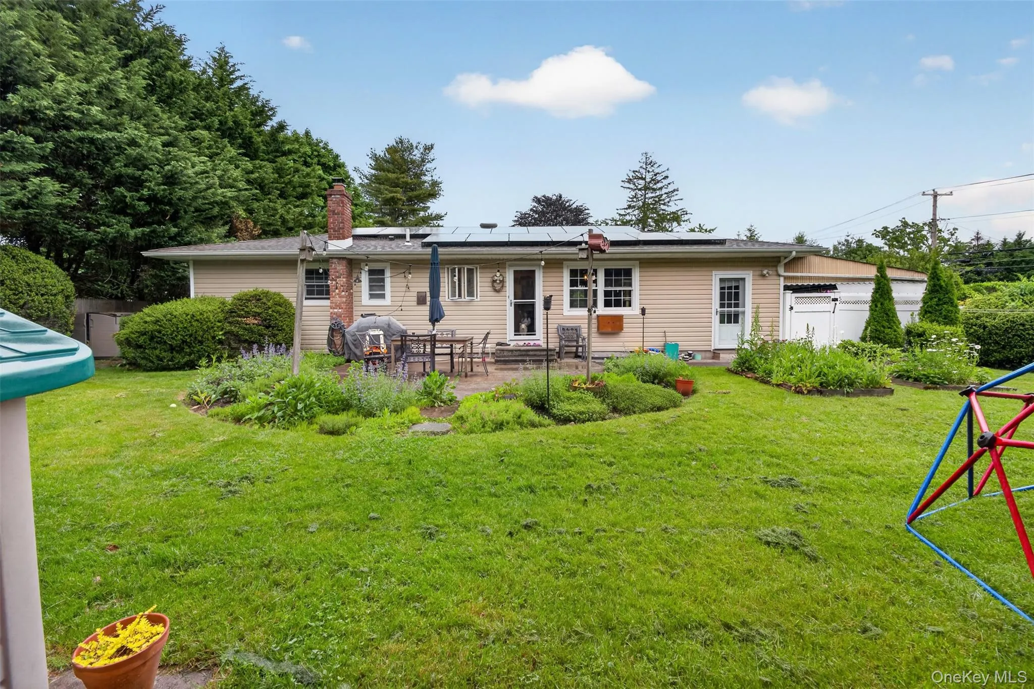 220 Grant Avenue, Smithtown, NY, 3 Bedrooms Bedrooms, 7 Rooms Rooms,2 BathroomsBathrooms,Residential,For Rent,Grant,0,1004135 220 Grant Avenue, Smithtown, NY, 3 Bedrooms Bedrooms, 7 Rooms Rooms,2 BathroomsBathrooms,Residential,For Rent,Grant,0,1004135