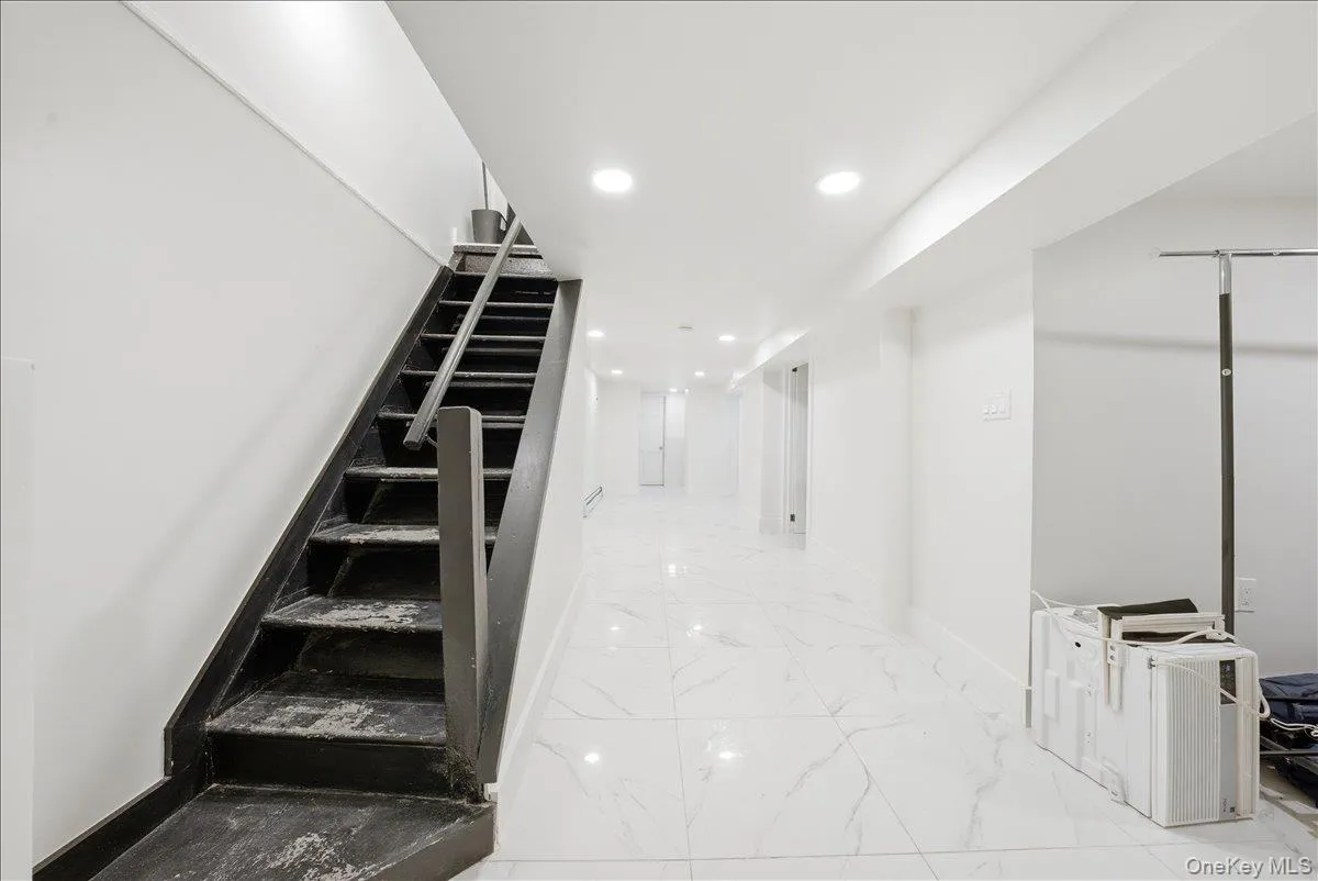 916 Clarence Avenue, New York, NY, 3 Bedrooms Bedrooms, 8 Rooms Rooms,3 BathroomsBathrooms,Residential,For Rent,Clarence,0,1004136 916 Clarence Avenue, New York, NY, 3 Bedrooms Bedrooms, 8 Rooms Rooms,3 BathroomsBathrooms,Residential,For Rent,Clarence,0,1004136