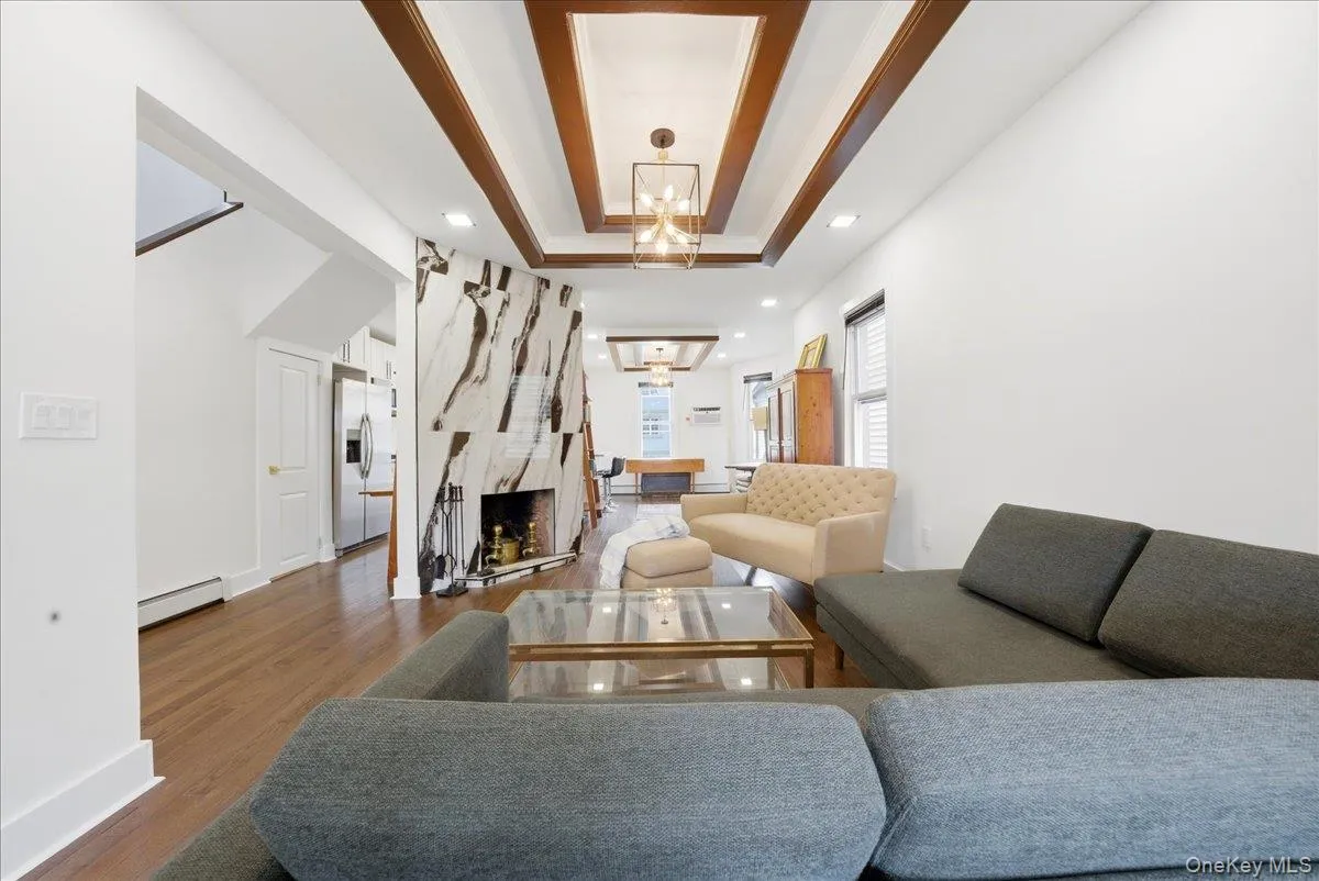 916 Clarence Avenue, New York, NY, 3 Bedrooms Bedrooms, 8 Rooms Rooms,3 BathroomsBathrooms,Residential,For Rent,Clarence,0,1004136 916 Clarence Avenue, New York, NY, 3 Bedrooms Bedrooms, 8 Rooms Rooms,3 BathroomsBathrooms,Residential,For Rent,Clarence,0,1004136