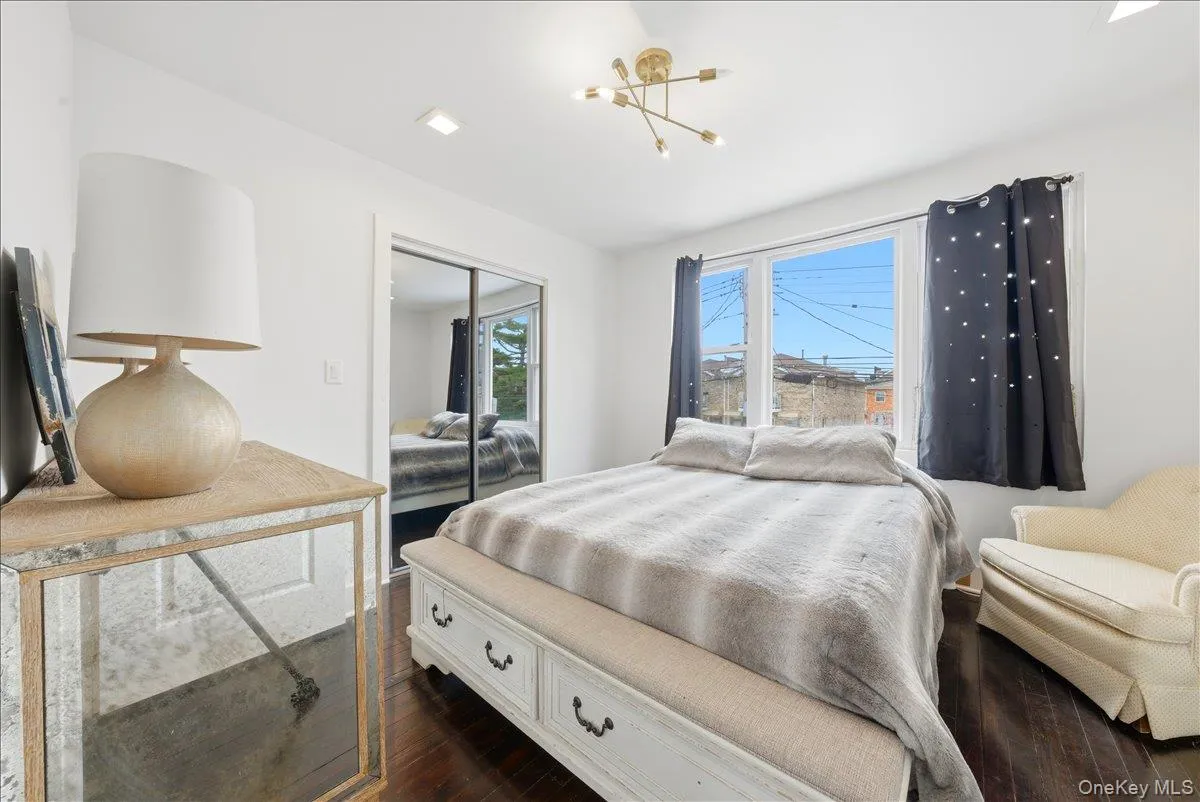 916 Clarence Avenue, New York, NY, 3 Bedrooms Bedrooms, 8 Rooms Rooms,3 BathroomsBathrooms,Residential,For Rent,Clarence,0,1004136 916 Clarence Avenue, New York, NY, 3 Bedrooms Bedrooms, 8 Rooms Rooms,3 BathroomsBathrooms,Residential,For Rent,Clarence,0,1004136