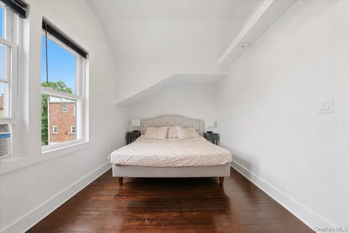 916 Clarence Avenue, New York, NY, 3 Bedrooms Bedrooms, 8 Rooms Rooms,3 BathroomsBathrooms,Residential,For Rent,Clarence,0,1004136 916 Clarence Avenue, New York, NY, 3 Bedrooms Bedrooms, 8 Rooms Rooms,3 BathroomsBathrooms,Residential,For Rent,Clarence,0,1004136