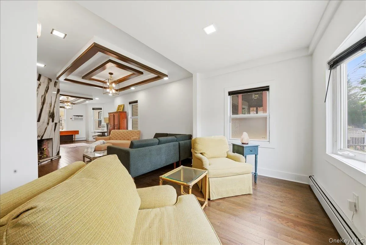 916 Clarence Avenue, New York, NY, 3 Bedrooms Bedrooms, 8 Rooms Rooms,3 BathroomsBathrooms,Residential,For Rent,Clarence,0,1004136 916 Clarence Avenue, New York, NY, 3 Bedrooms Bedrooms, 8 Rooms Rooms,3 BathroomsBathrooms,Residential,For Rent,Clarence,0,1004136