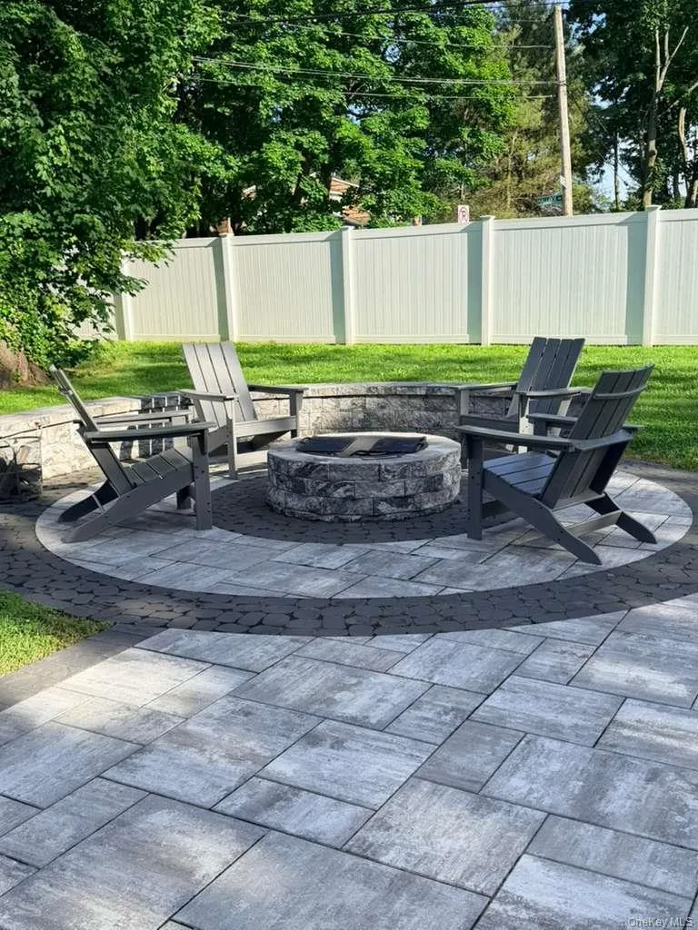 406 Two Rod Road, Brookhaven, NY, 4 Bedrooms Bedrooms, 10 Rooms Rooms,2 BathroomsBathrooms,Residential,For Rent,Two Rod,0,1004137 406 Two Rod Road, Brookhaven, NY, 4 Bedrooms Bedrooms, 10 Rooms Rooms,2 BathroomsBathrooms,Residential,For Rent,Two Rod,0,1004137