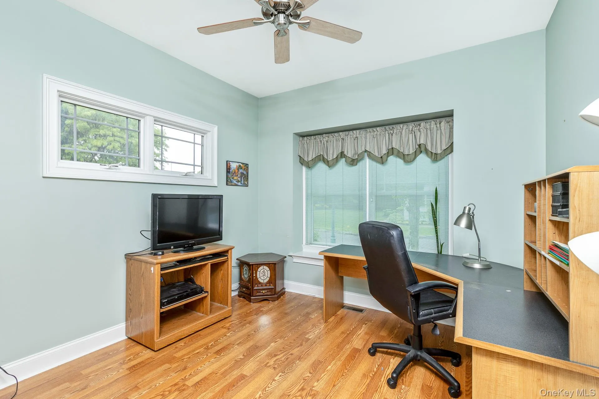 Bedroom or Office Bedroom or Office