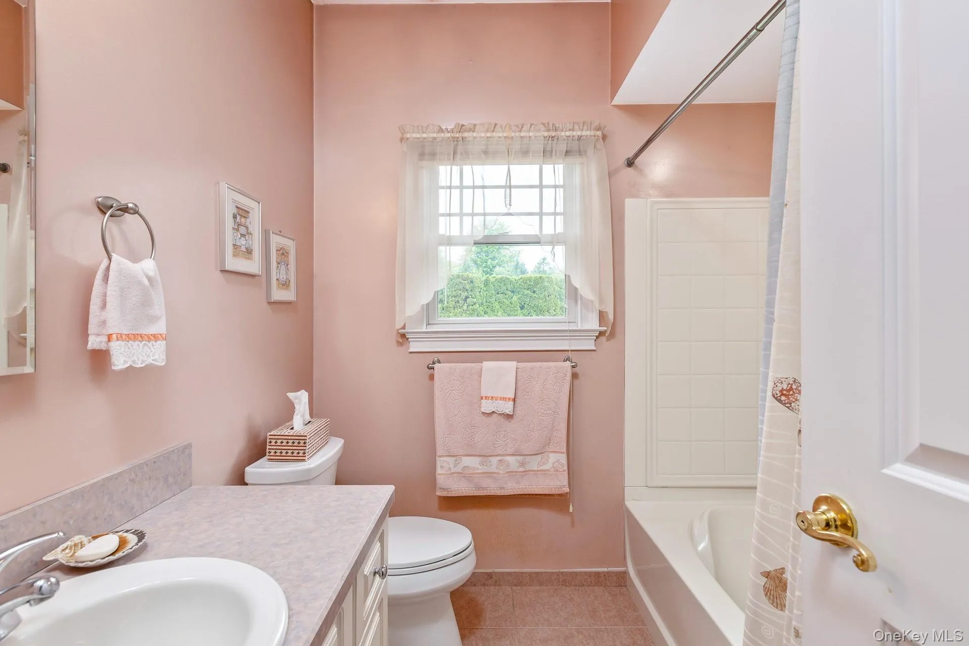 Adjacent to Guest Bedroom Adjacent to Guest Bedroom