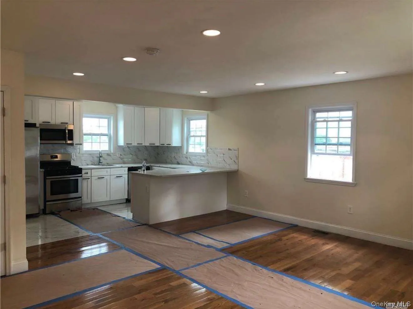 197-10 Foothill Avenue, New York, NY, 3 Bedrooms Bedrooms, 7 Rooms Rooms,2 BathroomsBathrooms,Residential Lease,For Rent,Foothill,0,1004144 197-10 Foothill Avenue, New York, NY, 3 Bedrooms Bedrooms, 7 Rooms Rooms,2 BathroomsBathrooms,Residential Lease,For Rent,Foothill,0,1004144