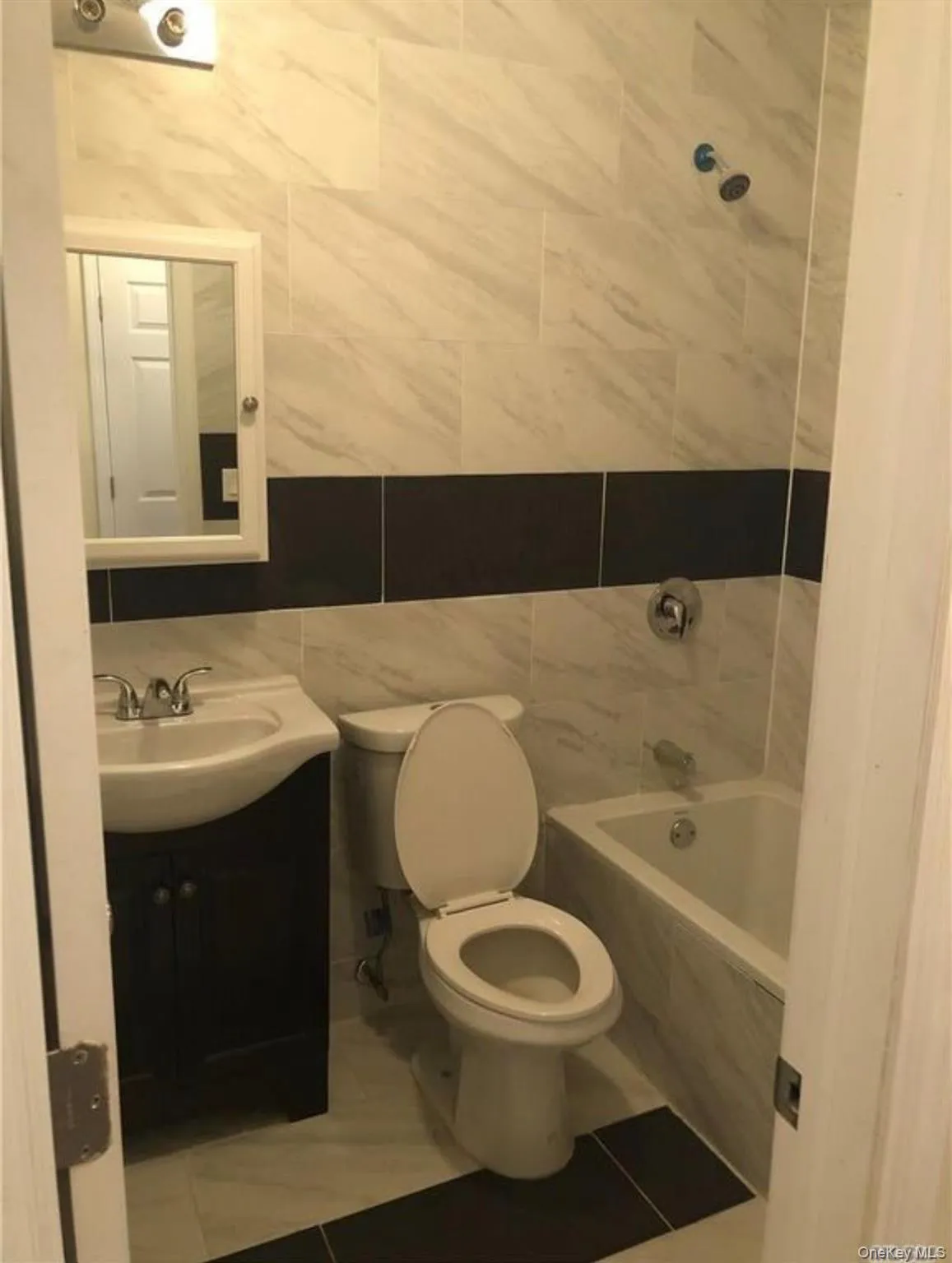 197-10 Foothill Avenue, New York, NY, 3 Bedrooms Bedrooms, 7 Rooms Rooms,2 BathroomsBathrooms,Residential Lease,For Rent,Foothill,0,1004144 197-10 Foothill Avenue, New York, NY, 3 Bedrooms Bedrooms, 7 Rooms Rooms,2 BathroomsBathrooms,Residential Lease,For Rent,Foothill,0,1004144